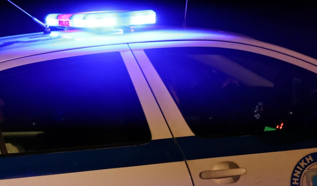 Major car chase in northern Athens leads to arrest of celebrity manager