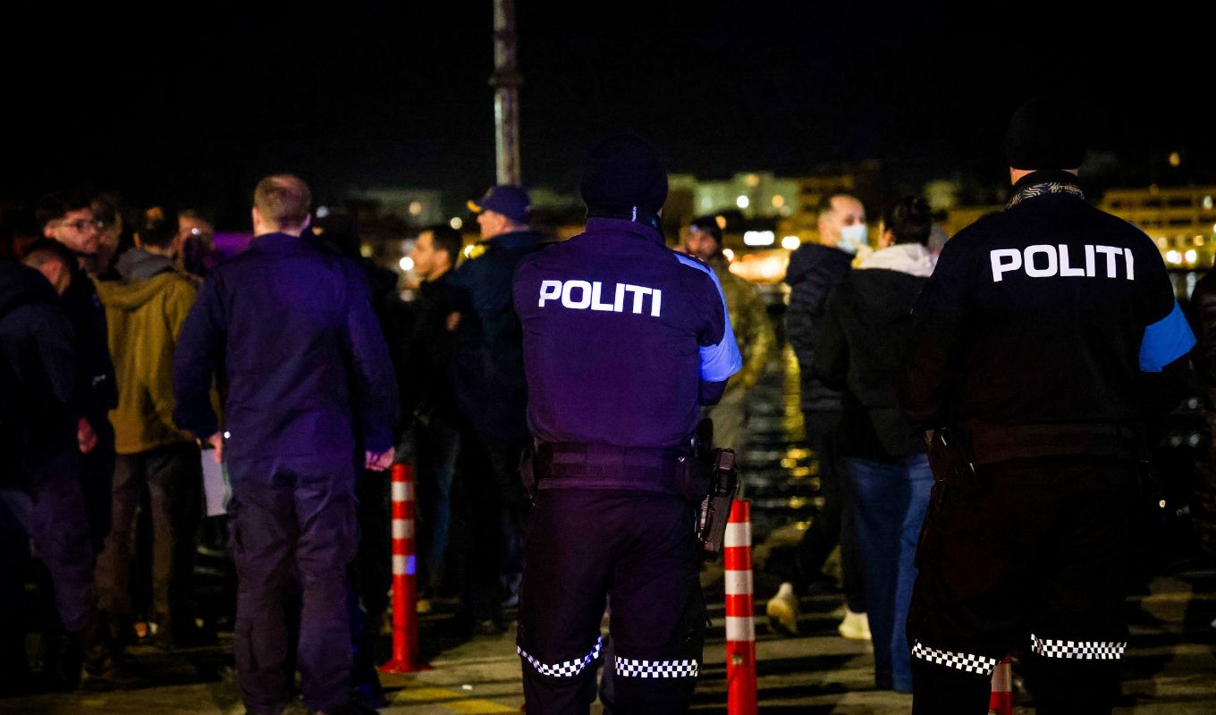 Chios: At least 15 dead in violent collision between coast guard and migrant boat - Live updates