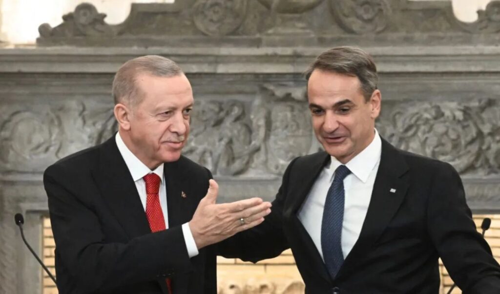 Mitsotakis-Erdogan meeting amid Navtex tensions: Turkey’s olive branch and F-35 dispute