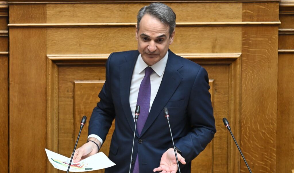 Mitsotakis challenges Androulakis on energy costs in Greece