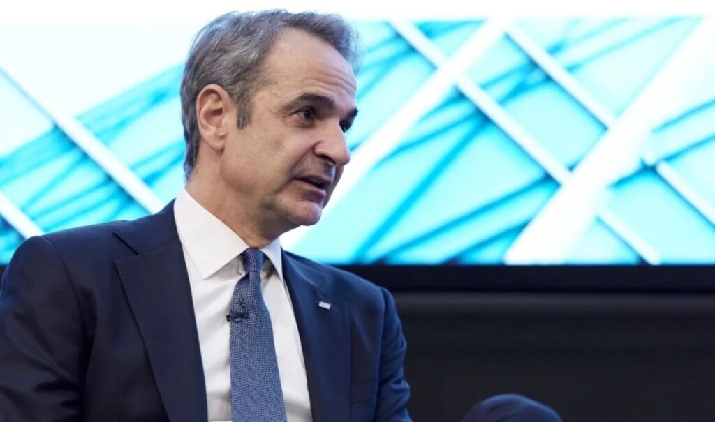 Mitsotakis to announce constitutional reform on Monday
