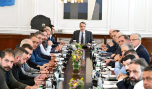 Mitsotakis: Supporting livestock farming is non-negotiable priority – Goal to eradicate foot-and-mouth disease