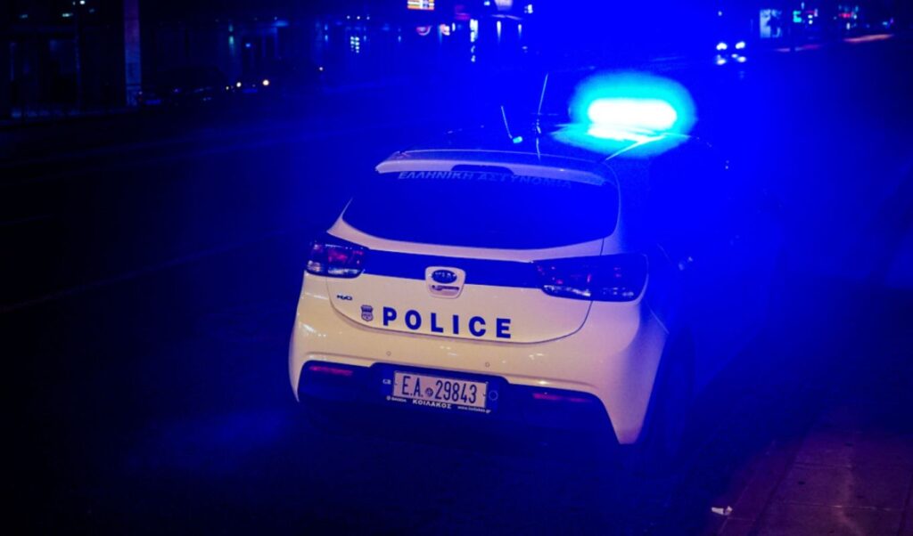 Masked attackers vandalize Athens shops in early morning raid