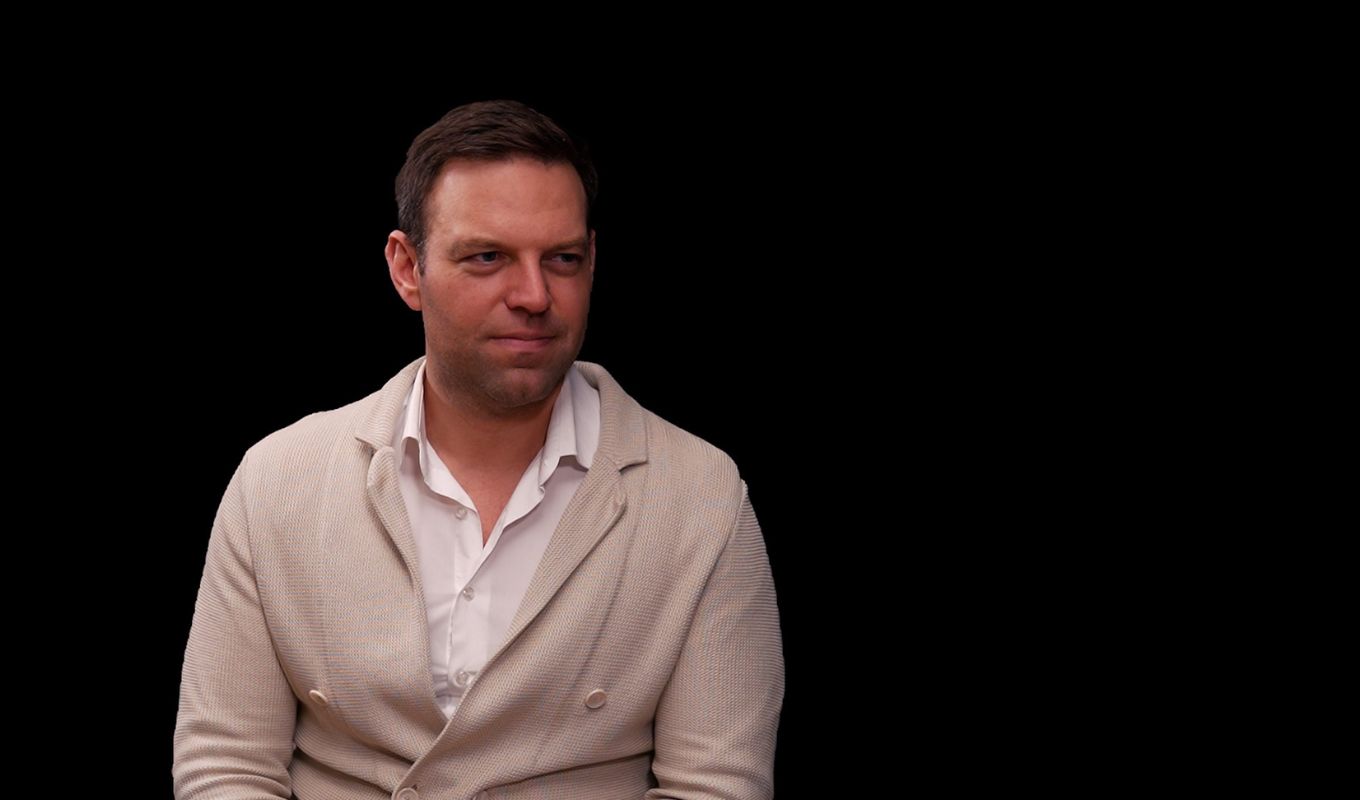 Stefanos Kasselakis to parapolitika.gr: Tomorrow at the conference I announce a collaboration proposal to the parties and plan investments in Greece - I won't leave for USA if I don't enter Parliament (Video)