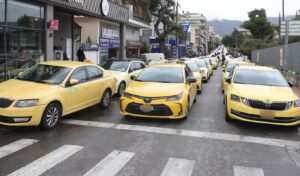 Greek taxi strike continues as talks with transport minister fail