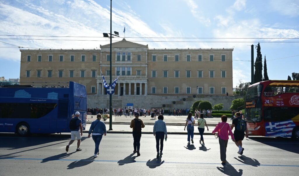 New labor market framework: All changes to working hours, hiring and leave