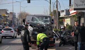 Truck crash on Thiva avenue: Shocking video shows driver losing control