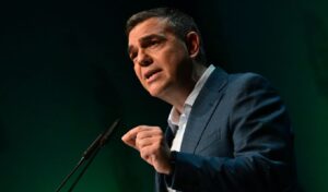 SYRIZA in turmoil as Tsipras moves forward: Internal splits emerge