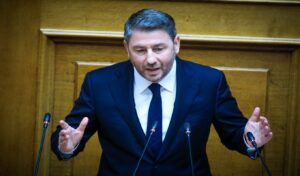 PASOK in turmoil before congress over expansion disputes