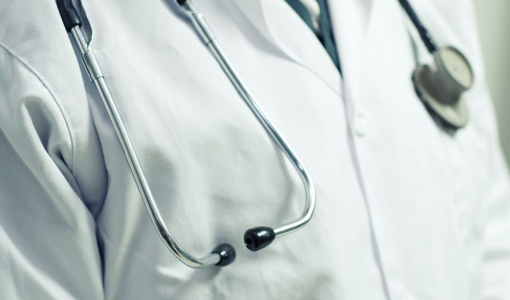 Greece’s health system faces 48-hour strike wave as doctors demand pay rises