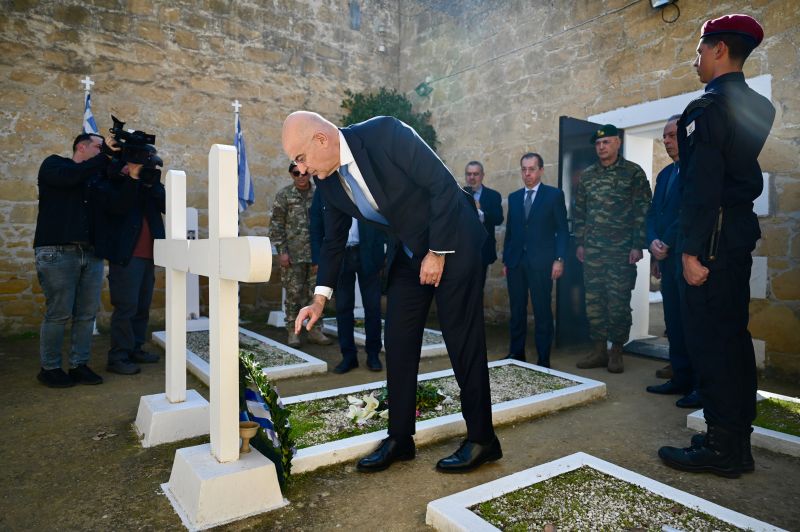 dendias-kypros-ellada-stirixi-7