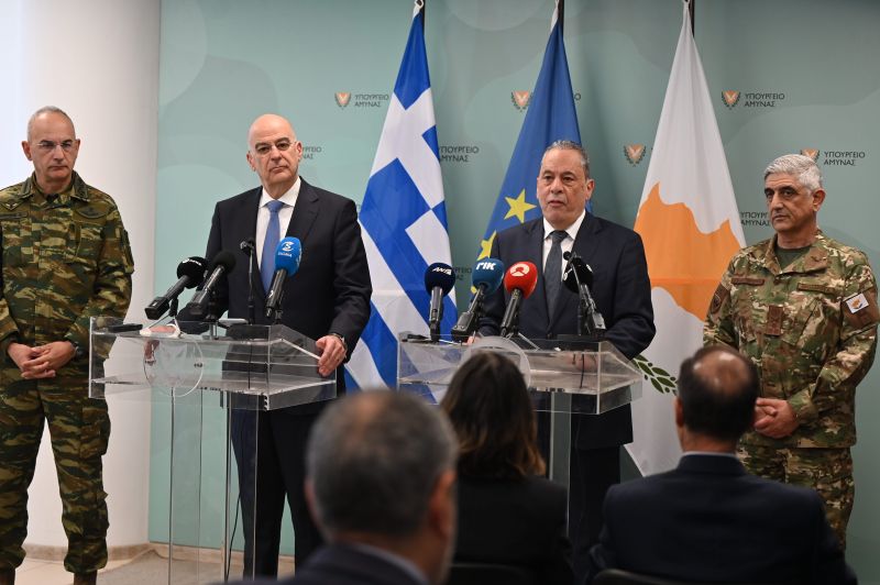 dendias-kypros-ellada-stirixi-9