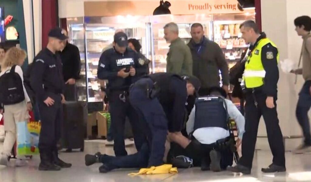 Brawl erupts at Athens airport over currency exchange queue