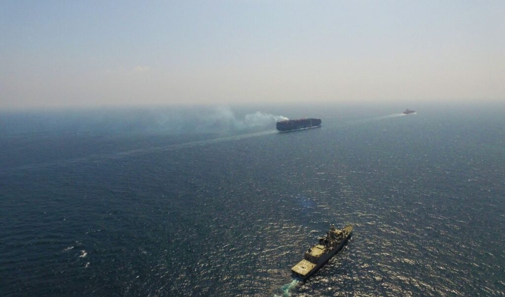Greek frigate “Hydra” supports merchant vessels in Operation Aspides