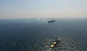 Greek frigate “Hydra” supports merchant vessels in Operation Aspides