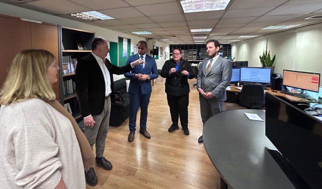 Greek foreign minister coordinates Middle East repatriation from Crisis Management Unit