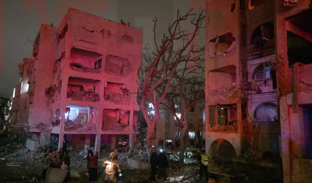 Israel: Shocking video from Arad and Dimona missile strikes