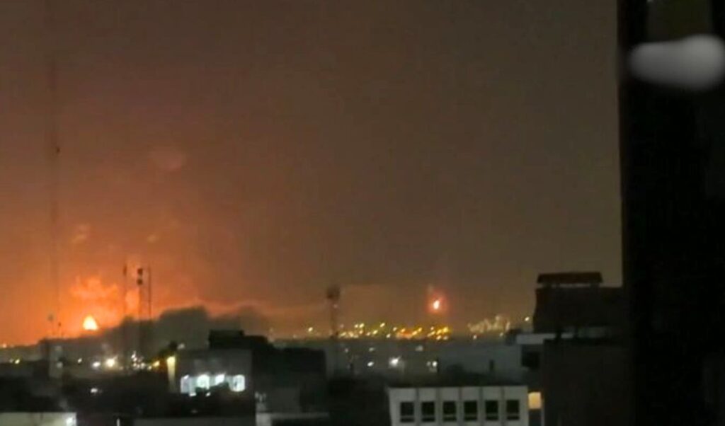 Axios: US disagrees with Israel over Tehran oil depot bombings