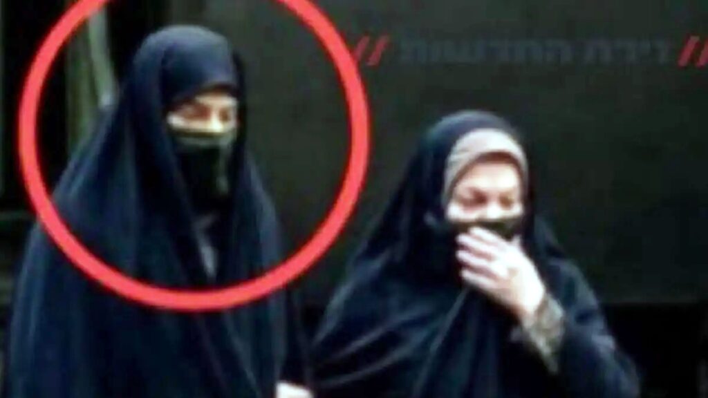 Iran: Revolutionary Guard officers disguise as women to evade attacks