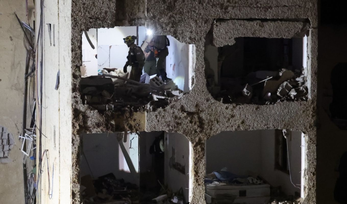 Israel: Extensive damage in Arad after Iranian missile attack - See images and video