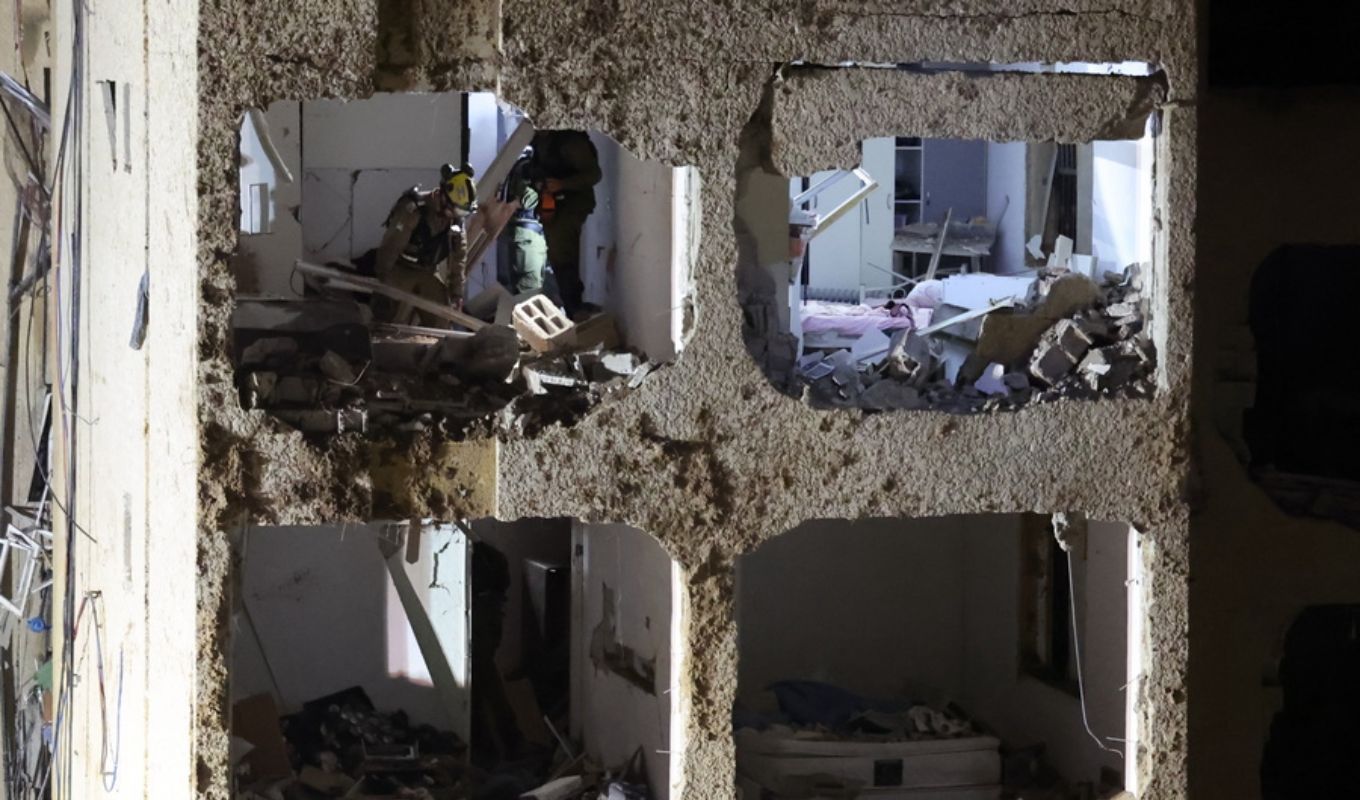 Israel: Extensive damage in Arad after Iranian missile attack - See images and video