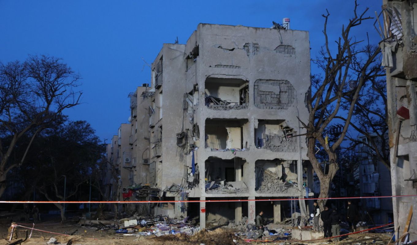 Israel: Extensive damage in Arad after Iranian missile attack - See images and video