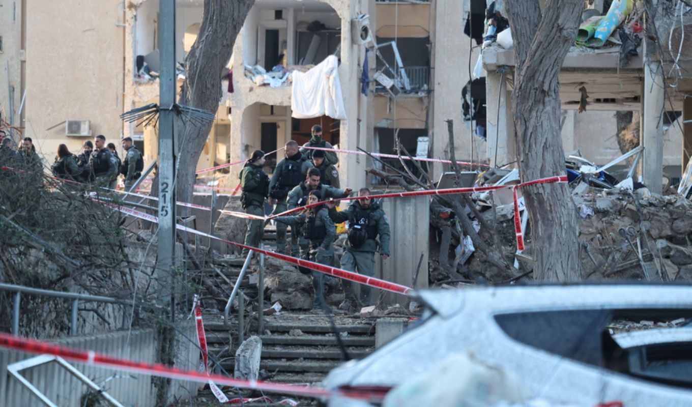 Israel: Extensive damage in Arad after Iranian missile attack - See images and video