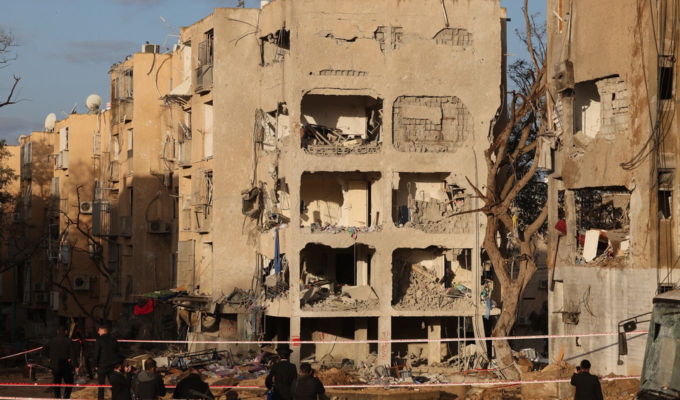 Israel: Extensive damage in Arad after Iranian missile attack - See images and video