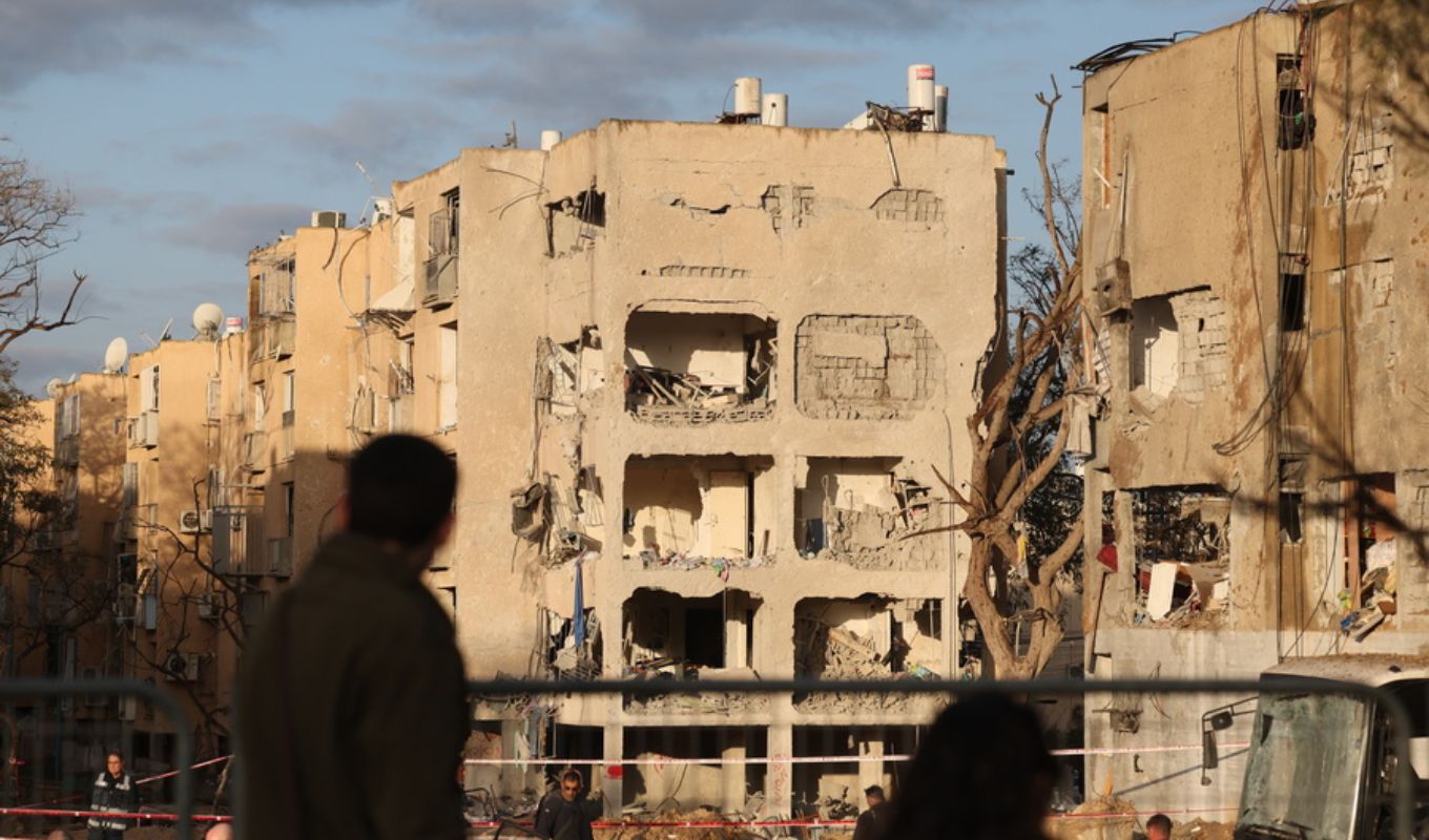 Israel: Extensive damage in Arad after Iranian missile attack - See images and video