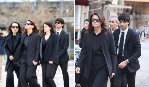 Emotional farewell: Marinella’s daughter and grandchildren pay final respects outside Athens Cathedral (Photos)