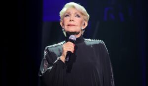 Marinella’s final farewell today at Athens Cathedral – Greek music legend’s funeral draws thousands