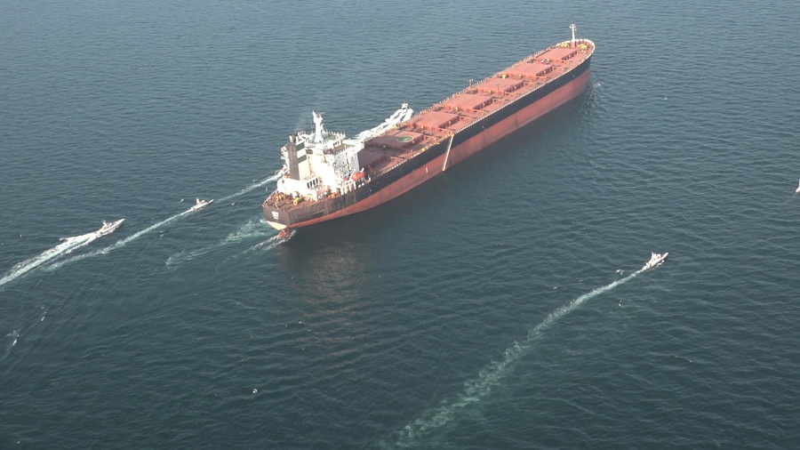 Iran crisis: 10 Greek ships with 85 Greek sailors in Persian Gulf