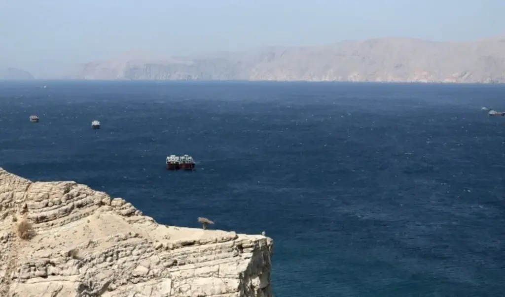 Iran: Revolutionary Guards “await” US forces in Strait of Hormuz