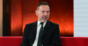 Stournaras warns Reuters of inflation surge due to Iran war