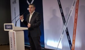 Alexis Tsipras launches two-front attack on Mitsotakis and PASOK