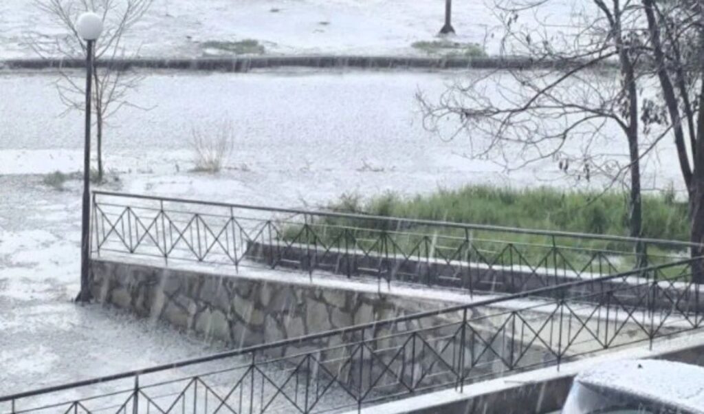 Storm Erminio hits Greece: Massive hailstorm sweeps Halkidiki