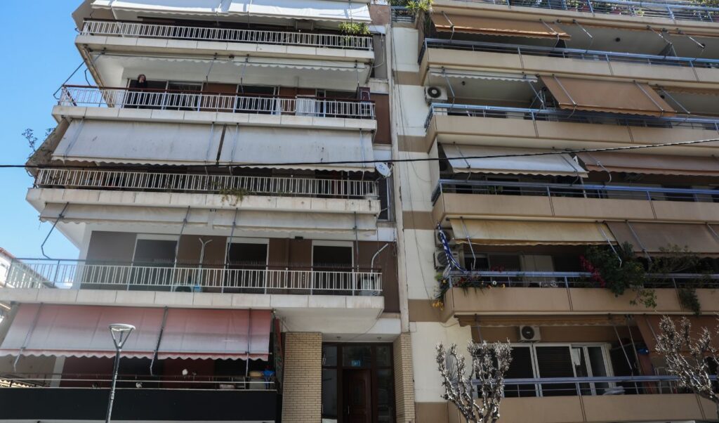 Zografou murders: Autopsy to reveal truth today as son emerges as key suspect