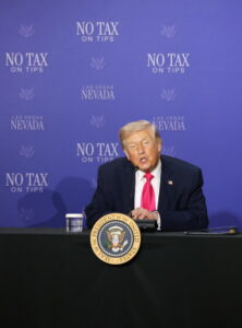 Trump warns Iran: “Ready for military action” as talks continue