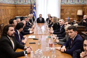 PASOK demands New Democracy vote to lift immunity of MPs involved in corruption scandals
