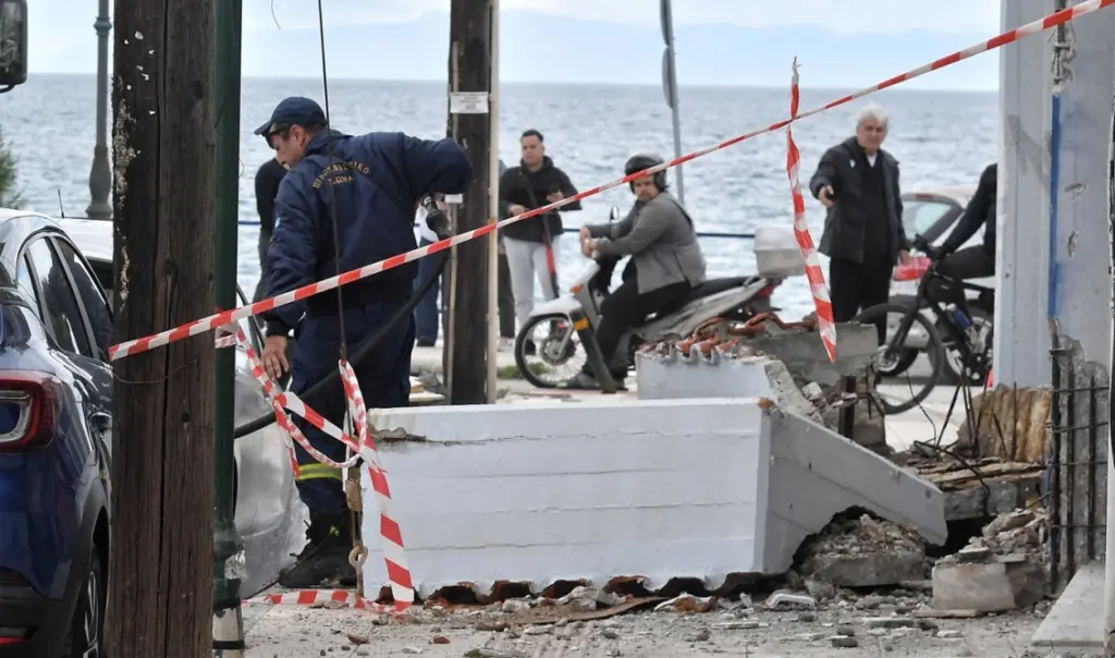 Corinth tragedy: Balcony collapse kills German tourist during renovations
