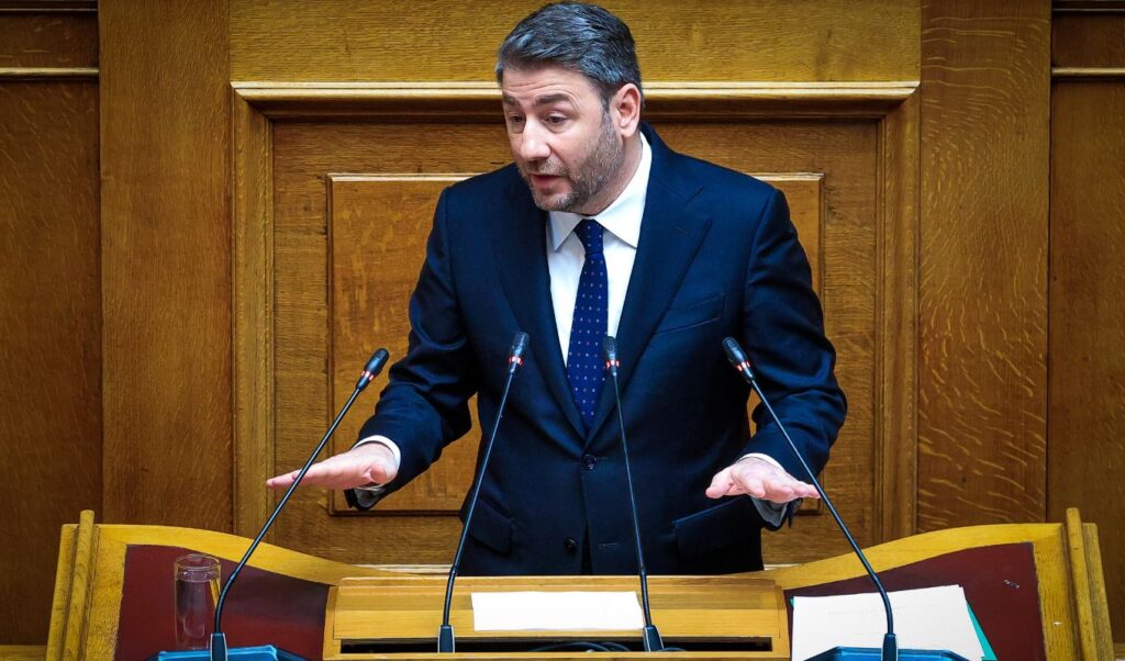 Androulakis launches full attack on Mitsotakis in parliament