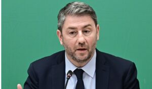 Androulakis attacks government over wiretapping scandal