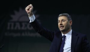 Androulakis takes wiretapping scandal to parliament Thursday