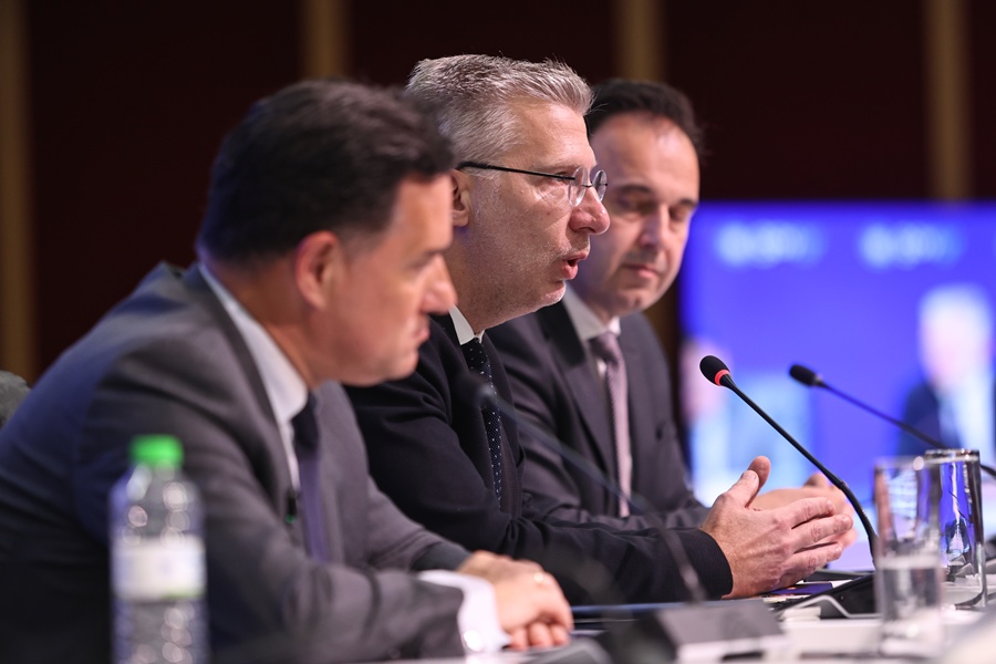 apagoreysi-social-media-gia-anhlikous6929716