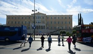 Greece accelerates early repayment of €7bn bailout loans