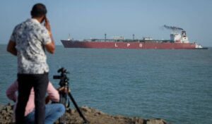 Araghchi discusses Strait of Hormuz security in Oman talks