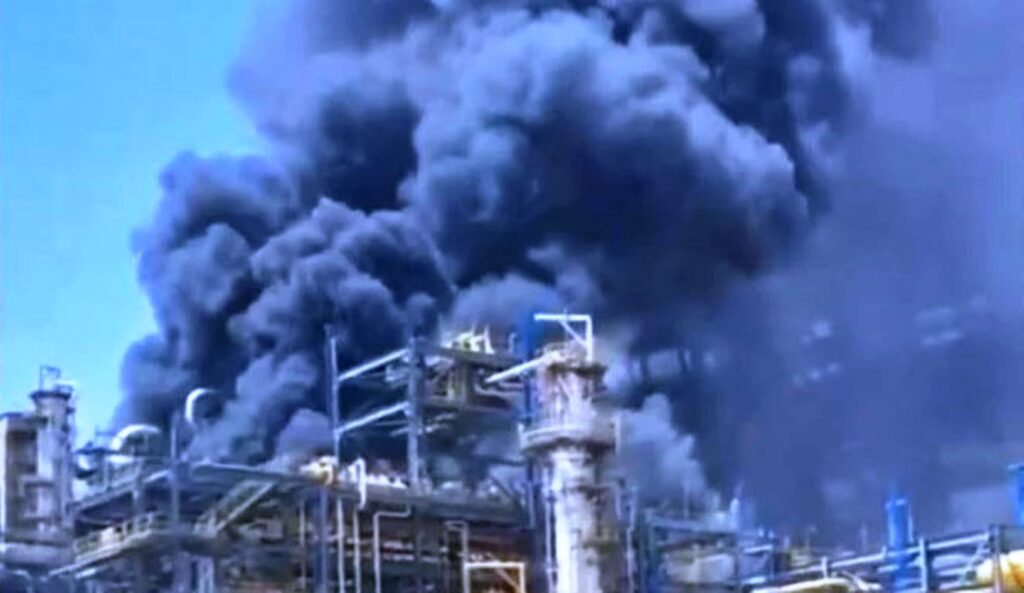 India: Major fire erupts at refinery one day before Modi inauguration