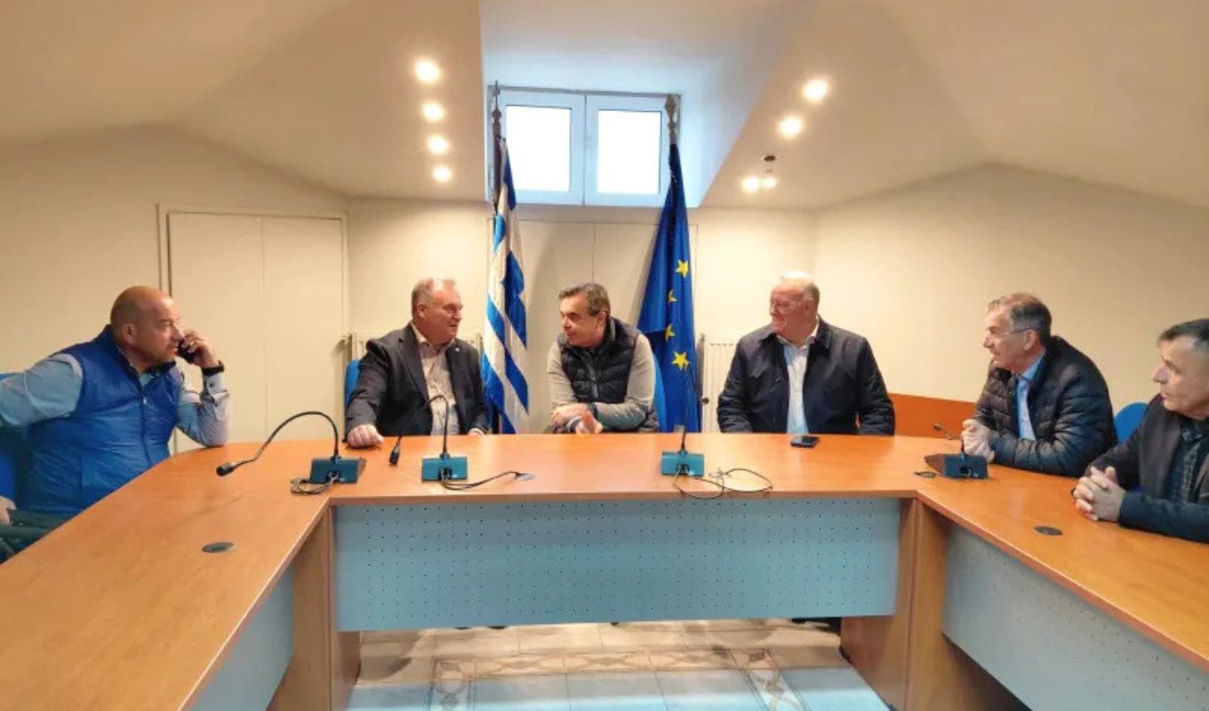 Schinas visits Thessaloniki wholesale market - "You are the first Minister of Rural Development to visit us"