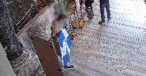 Two Greeks arrested for displaying Orthodox flag in Hagia Sophia