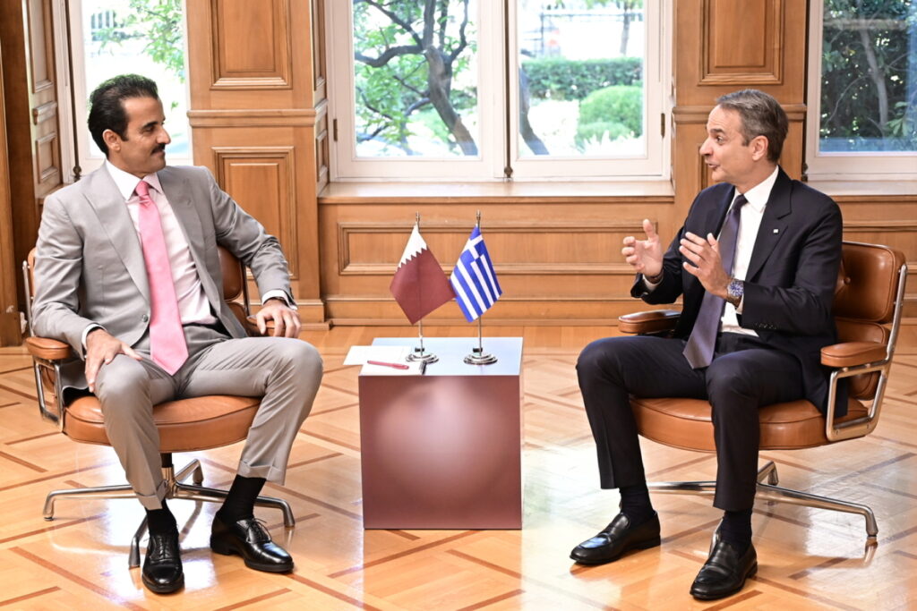 Mitsotakis meets Qatar’s Emir: “Greek economy shows progress”